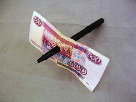 Прохождение ручки через банкноту