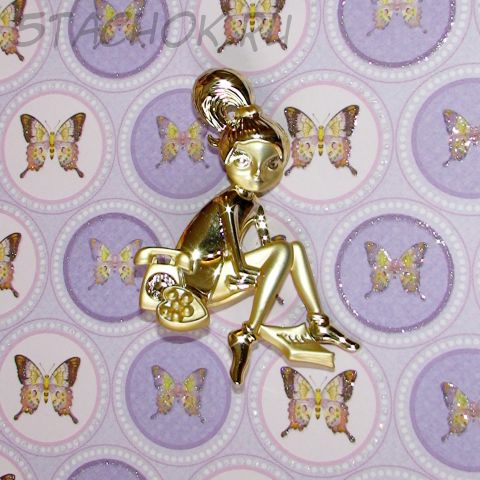 Брошь "Девушка у телефона" под золото