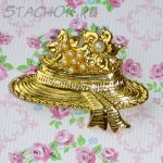 Брошь "Соломенная шляпка" под золото, камушки