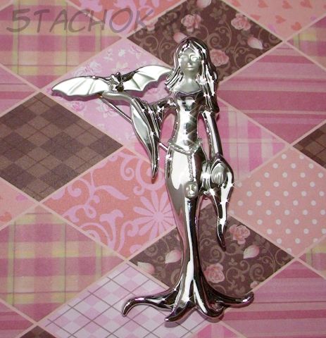 Брошь "Дамочка и летучая мышь на Хеллоуин" под серебро