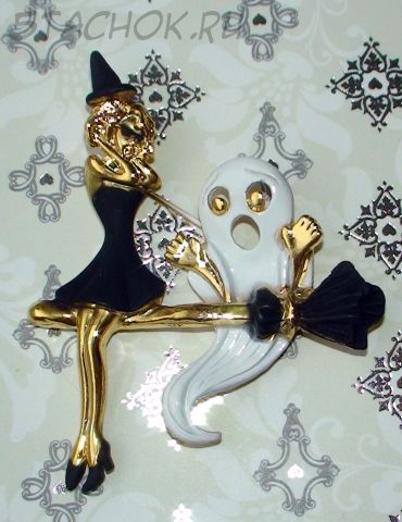 Брошь "Дамочка и привидение на Хеллоуин" под золото/эмаль