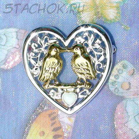 Брошь "Птички в сердечке" под золото/серебро/эмаль