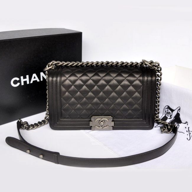 Сумка Chanel Boy Shoulder Bag