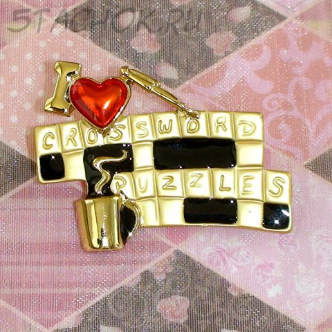 Брошь "Я люблю кроссворды" под золото/эмаль