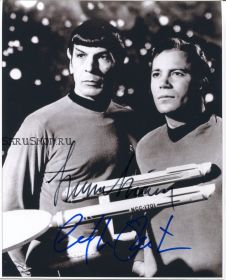 Автографы:Леонард Нимой, Уильям Шетнер. Star Trek