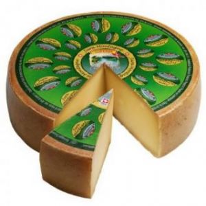 Сыр Жура Монтань Margot Fromages Jura Montagne 1/4 Головки (Швейцария)