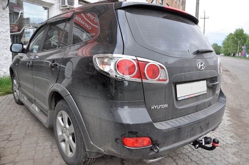 Фаркоп BOSAL-ORIS Hyundai Santa Fe 2006-2012 необходима подрезка бампера. Тип шара: A. Нагрузки: 1500/75 кг - 4227-A Bosal
