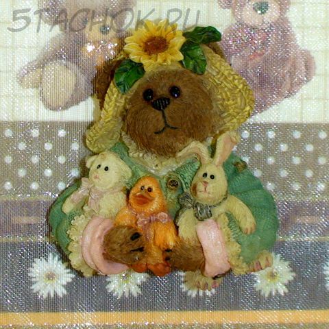 Брошь "Мишка с игрушками" полистоун