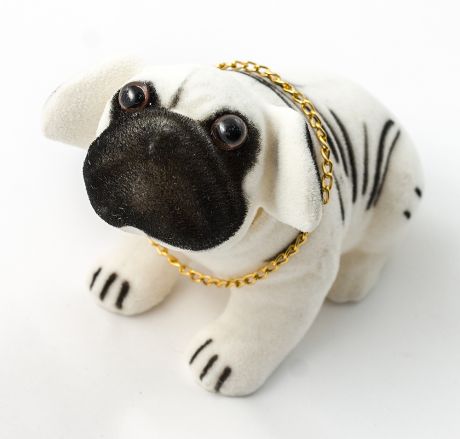 Фигурка кивающая Бульдог белый