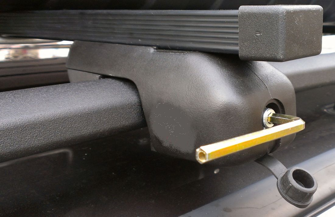 Багажник на рейлинги "EURO" c прямоугольными дугами (ключ-секрет)