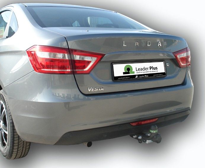 Фаркоп TAVIALS для Lada Vesta седан 2015- без выреза бампера. Нагрузки: 900 кг, 50 кг (Без электрики)