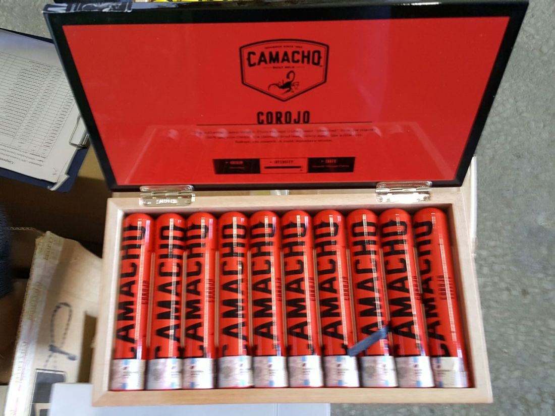 Camacho Corojo Robusto Tubos*10