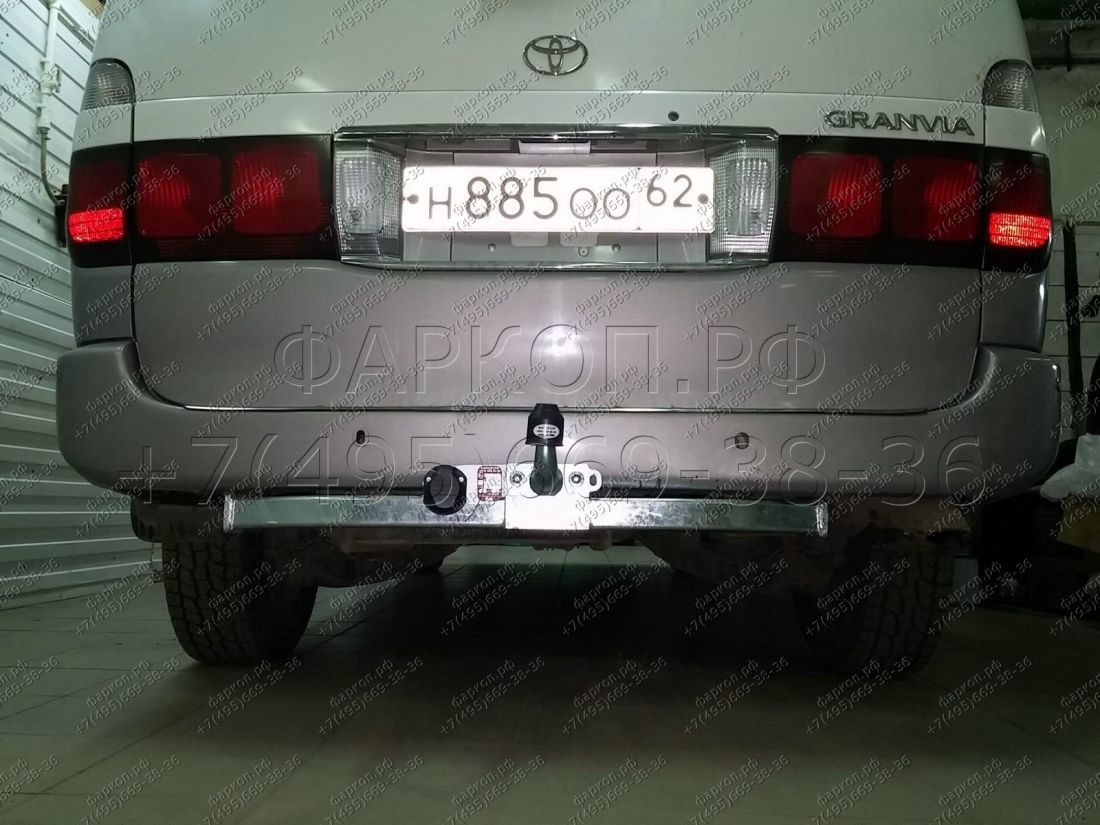 Фаркоп Galia (оцинкованный) на Toyota Hiace, Granvia 1996-2005. Тип шара: F. Установка без снятия и выреза бампера. Нагрузки: 2000/75 кг. Вес фаркопа 16 кг