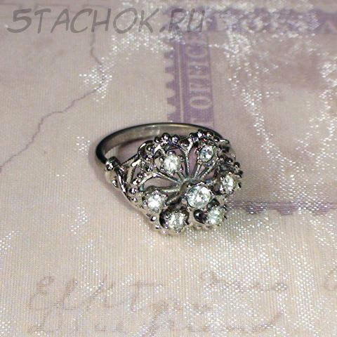 Кольцо нежное под серебро