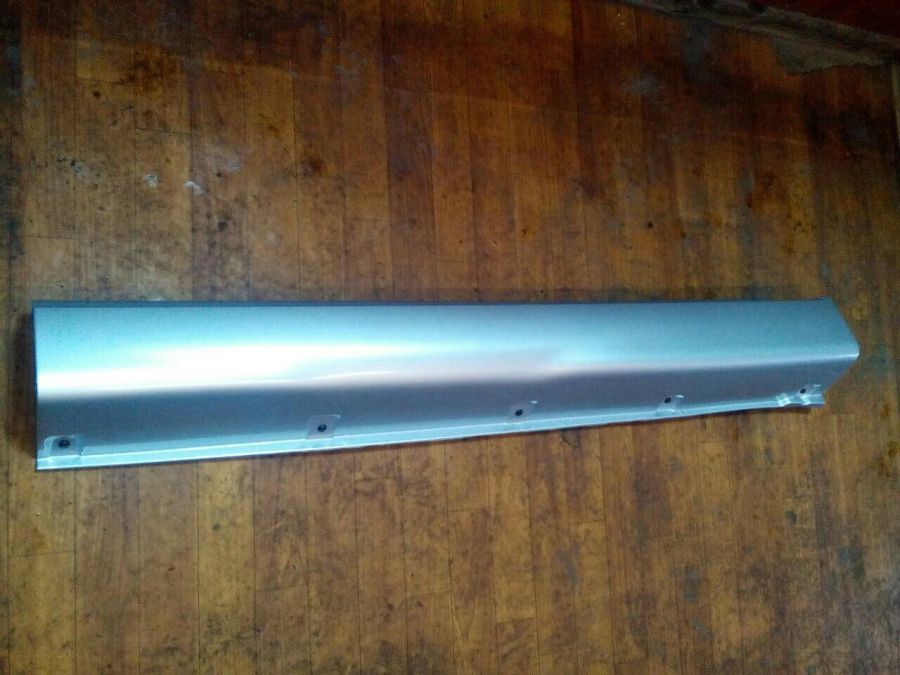 Молдинг порога передний правый Ssangyong Kyron 2005-2007 цвет FINE SILVER 7956609000SAF Ssang Yong