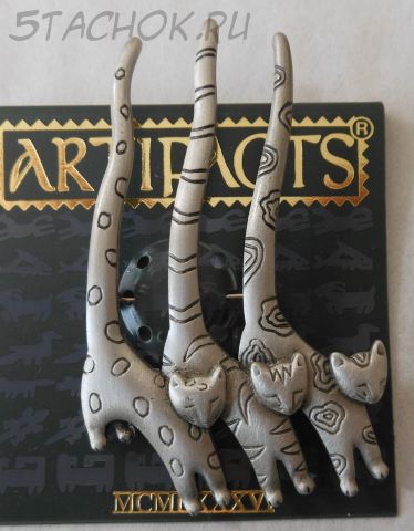 Брошь "Три котика с длинными хвостами" под олово