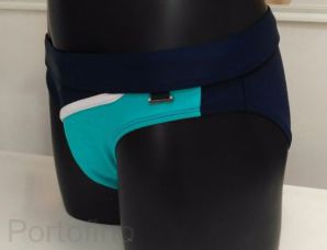 Трусы мужские  купальные, модель спорт. Панельные вставки. Пришитый тоннель с эластичной резинкой и внутренним шнурком. Подкладка спереди.