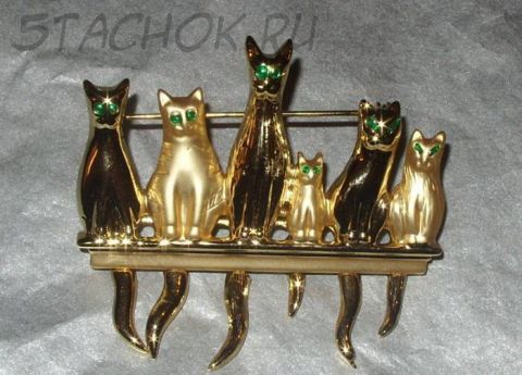Брошь "Кошки в ряд" под золото