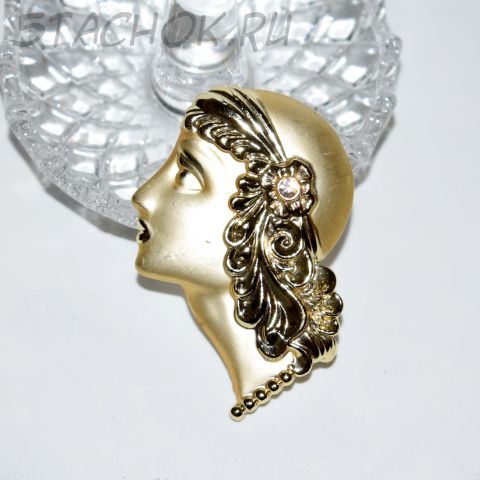 Брошь "Девушка в мечтах" (США)
