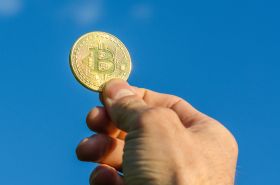 Монета Bitcoin - золото (диаметр 4 см, толщина 3 мм)
