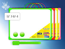 Доска магнитно-маркерная (35х50 см, в ассортименте) + маркер на магните с ластиком + 2 магнита (арт. TZ 347-4)