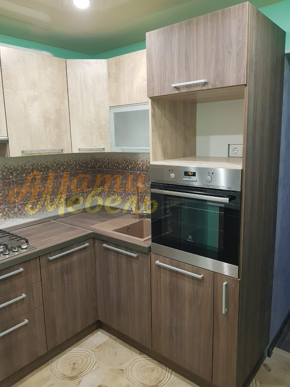 Кухонный гарнитур и мебель для кухни