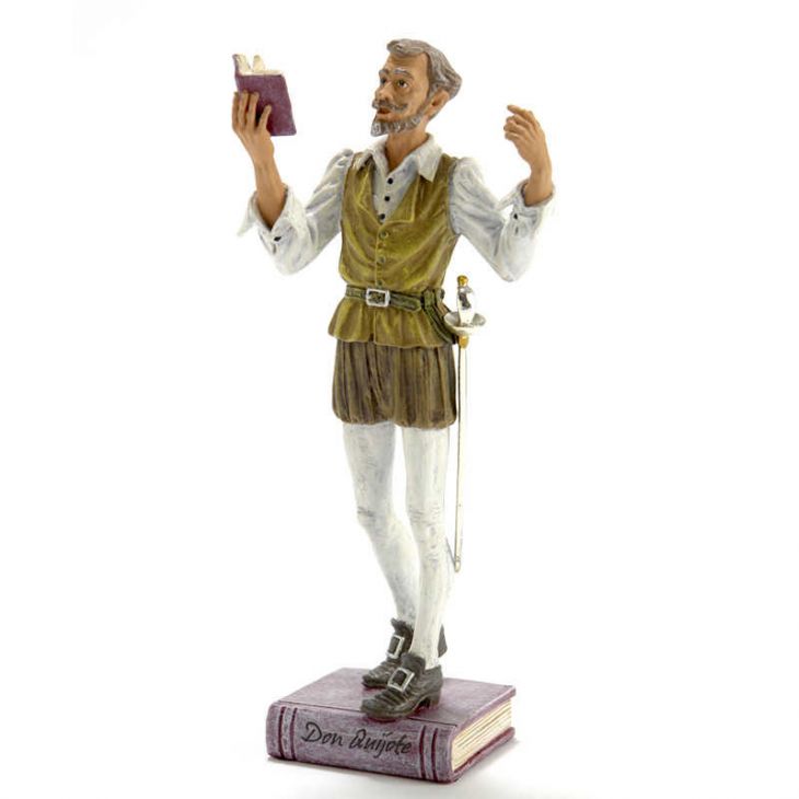 Коллекционная статуэтка из испанской коллекции - Don Quixote declaiming -Дон Кихот.В деревне Ла-Манча, имя которой я не имею никакого желания вызывать на ум, жил не долго, так как один из тех джентльменов, которые держат копье в копье-стойке, старый бакл