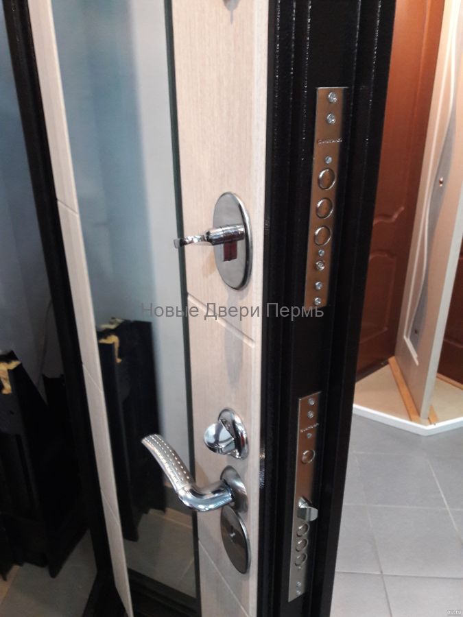 "МОНОЛИТ ТЕПЛО МИРРОР" Млечный дуб  уличная дверь с терморазрывом в Перми