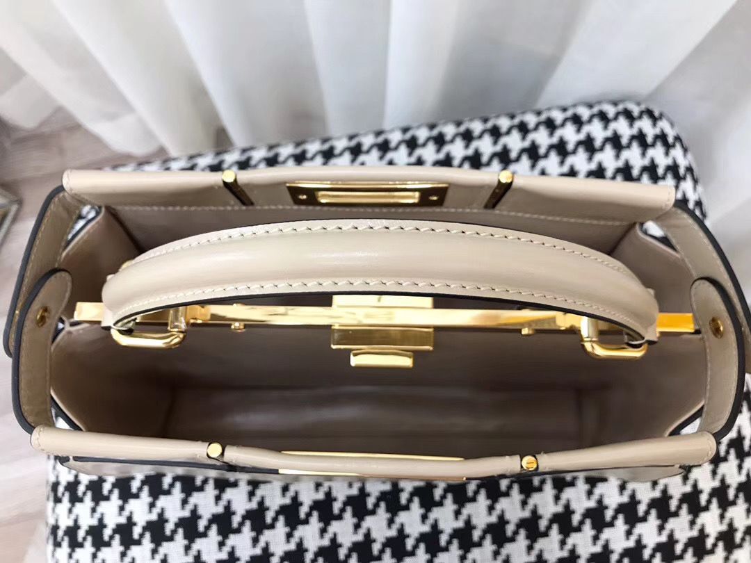 Сумка FENDI Peek-a-boo 33 cm