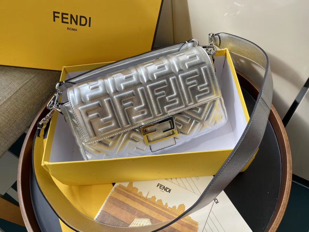 FENDI BAGUETTE 26 cm