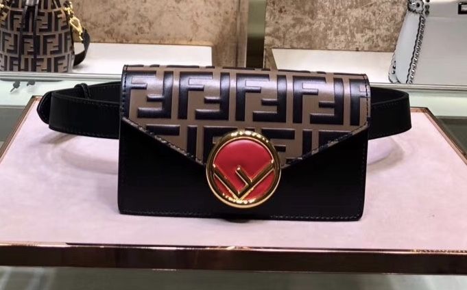 Поясная сумка FENDI