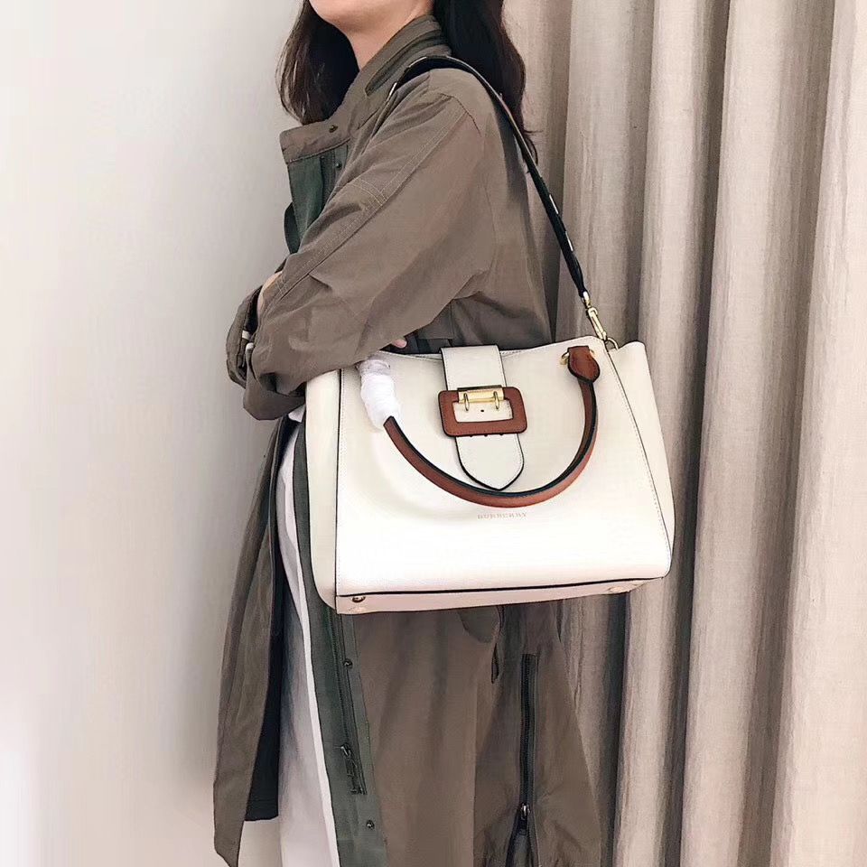 Сумка Burberry The Buckle