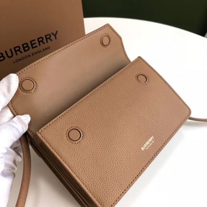 Сумка клатч  Burberry Title
