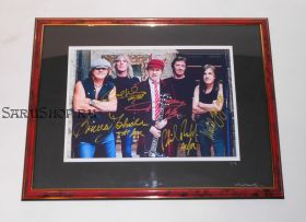 Автографы: AC/DC. Ангус Янг, Малколм Янг, Фил Радд, Клифф Уильямс, Брайан Джонс. Редкость