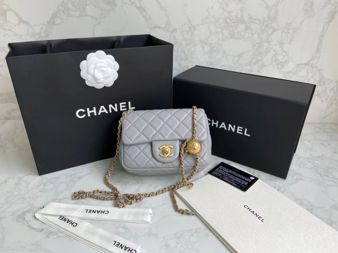 CHANEL Shoulder Flap Bag 18 cm