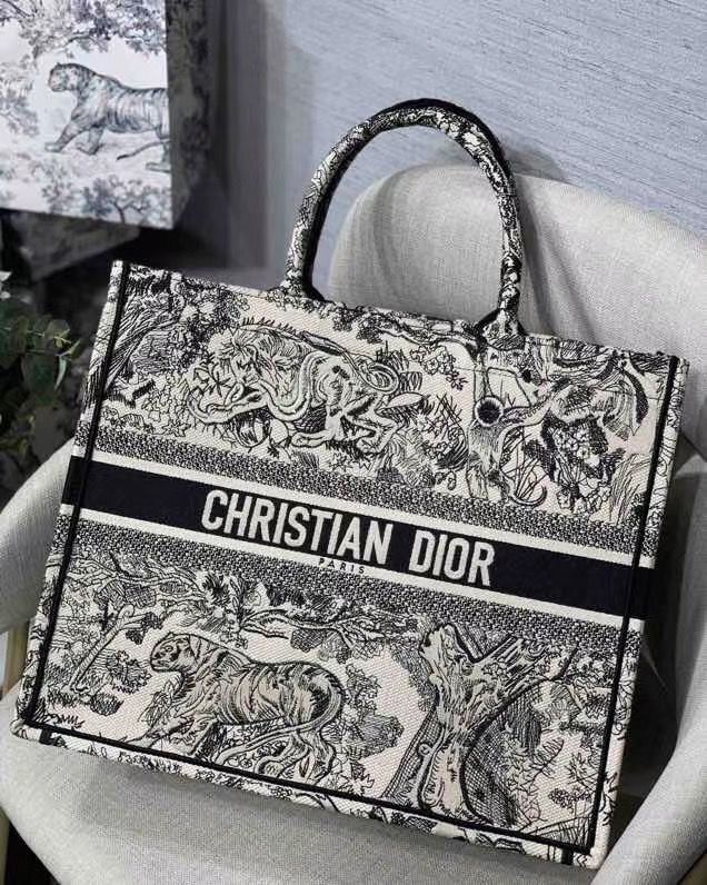 Dior Book Tote 41 cm