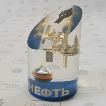 пресс папье с каплей нефти