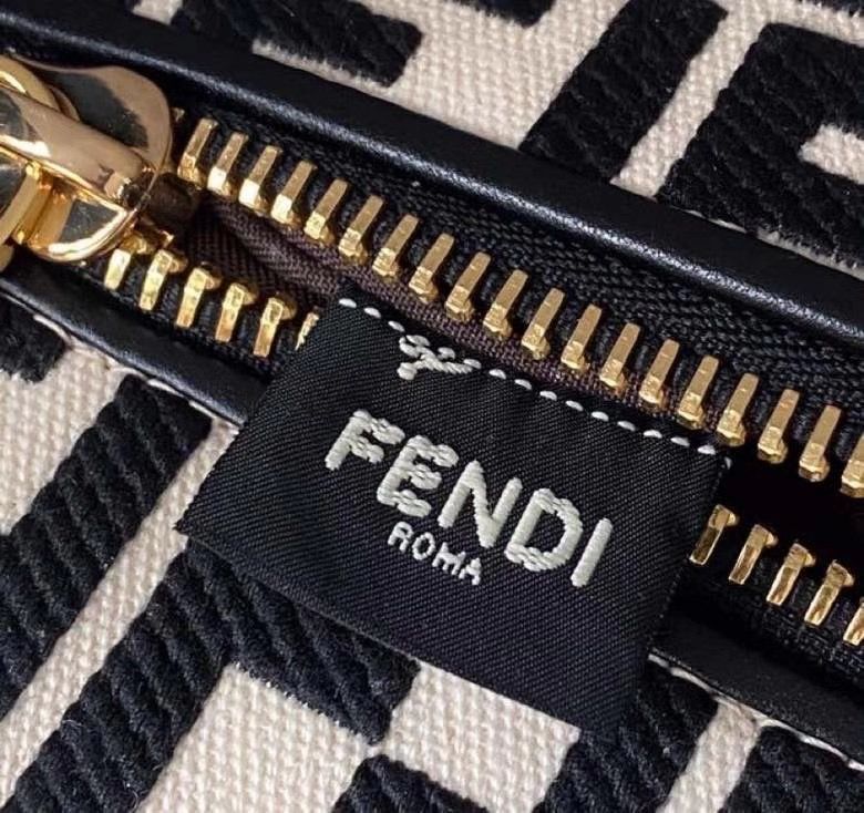 Fendi Peek-a-boo 34 cm