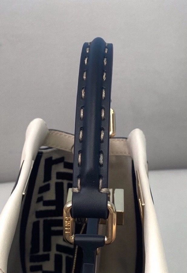 Fendi Peek-a-boo 23 cm