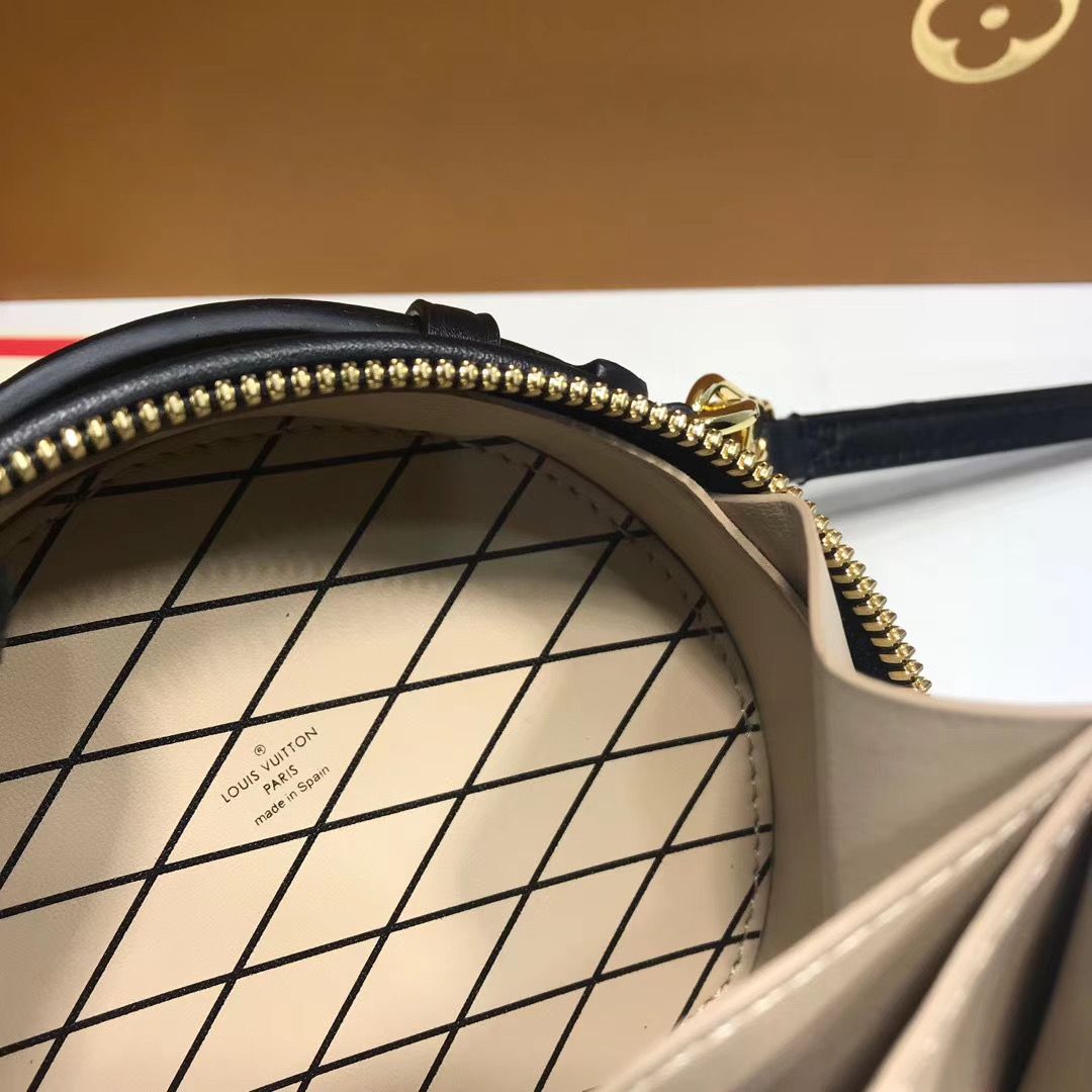 Louis Vuitton Mini Boite Chapeaux 13 cm