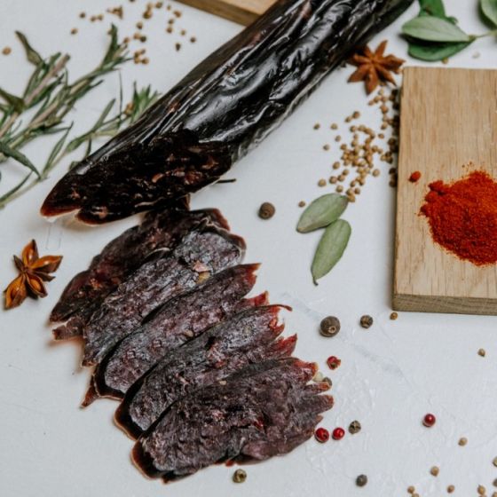 Казы (колбаса из конины сыровяленая)