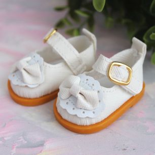 Сандалии для куклы белые с бантиками 5,5 см.