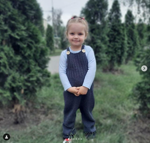 [Вязание] Полукомбинезон «Riley» (mimi.knitting)