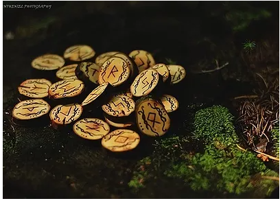 [9 Миров] Рунический код. Расшифровка рун (Оксана Балакирева)