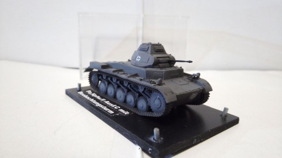 Немецкий танк Pz.Kpfw.II Ausf.C mit Beobachtungsturm (1/72)