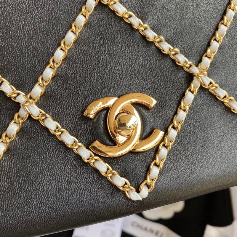 CHANEL Small Flap Bag 22*15.5*9 cm