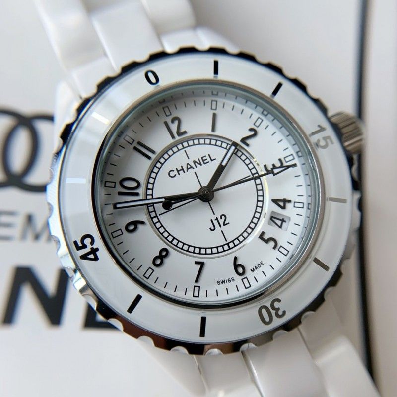 Часы CHANEL J12