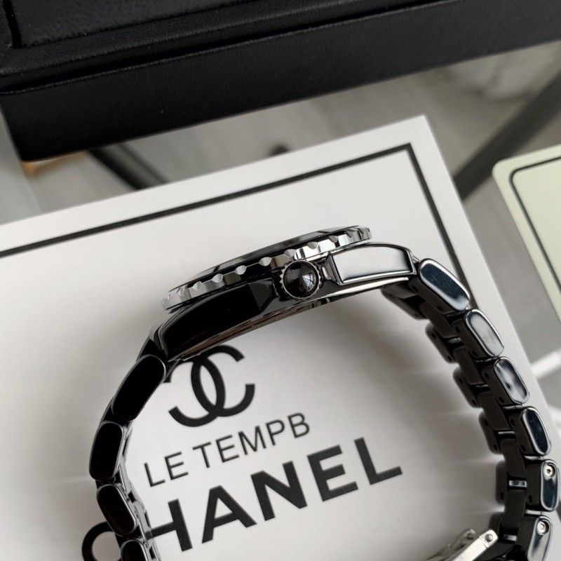 Часы CHANEL J12