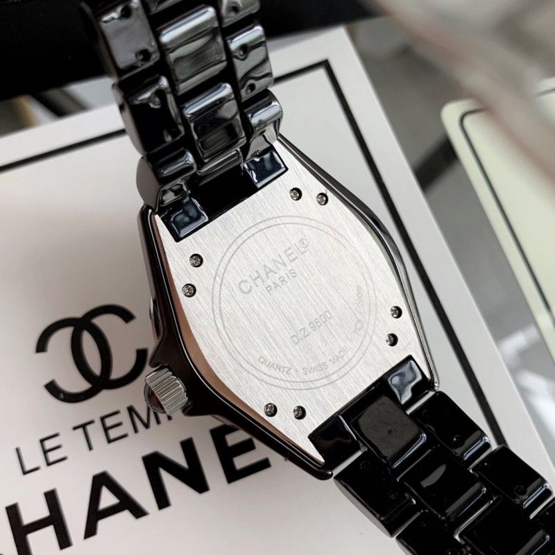 Часы CHANEL J12