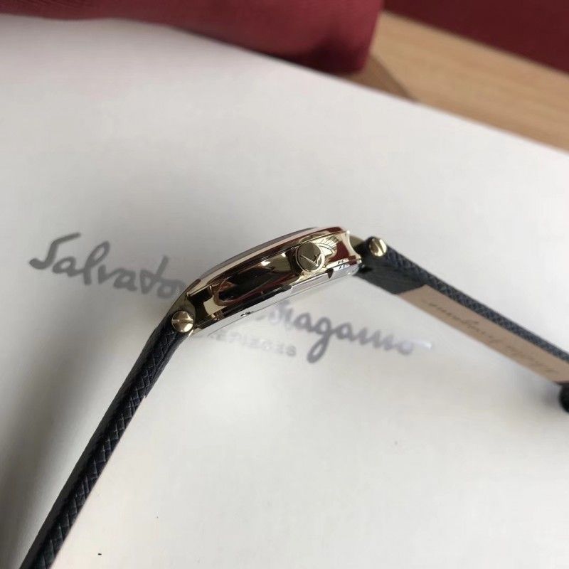 Часы Salvatore Ferragamo